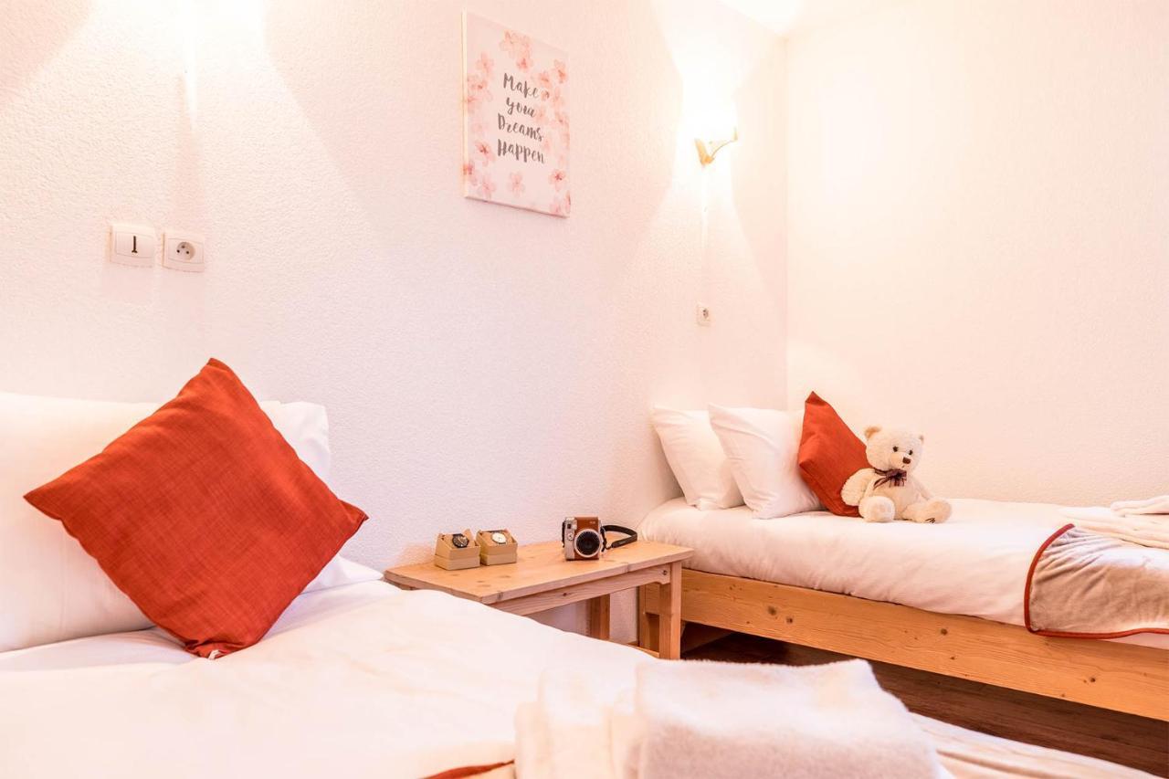 Madame Vacances Les Chalets Du Berger Premium*** La Feclaz Luaran gambar