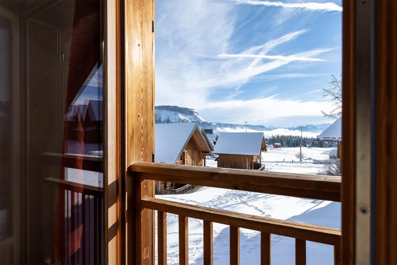 Madame Vacances Les Chalets Du Berger Premium*** La Feclaz Luaran gambar